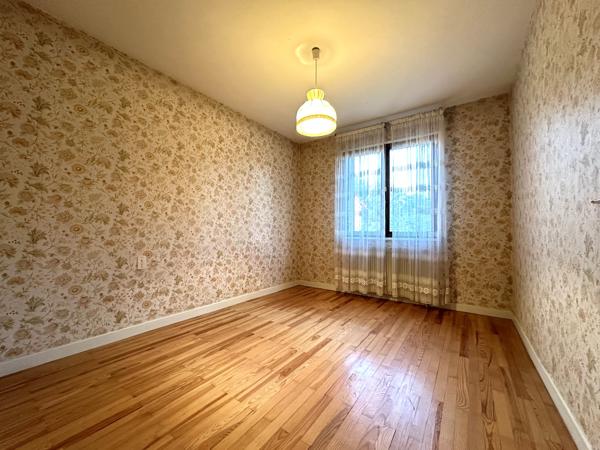 À VENDRE : Grande maison de ville - Le Cendre - Le cendre
