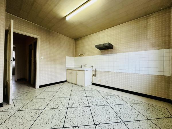 À VENDRE : Grande maison de ville - Le Cendre - Le cendre