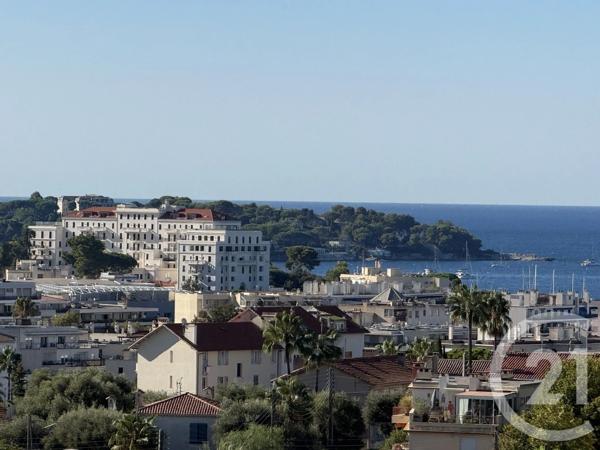 Appartement à vendre  4 pièces - 135,79 m 2   ANTIBES  - 06