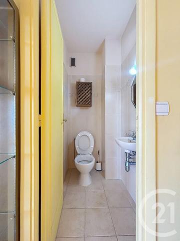 Appartement à vendre  4 pièces - 135,79 m 2   ANTIBES  - 06