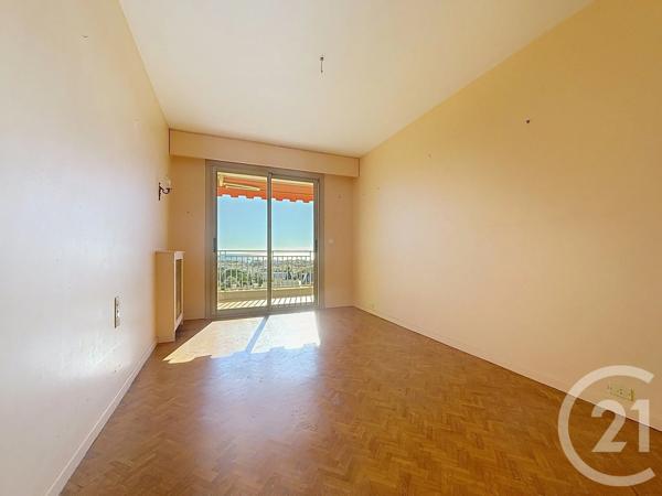 Appartement à vendre  4 pièces - 135,79 m 2   ANTIBES  - 06