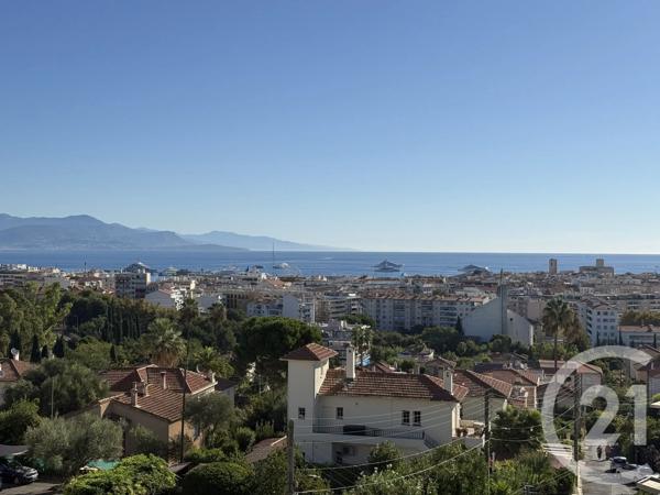 Appartement à vendre  4 pièces - 135,79 m 2   ANTIBES  - 06