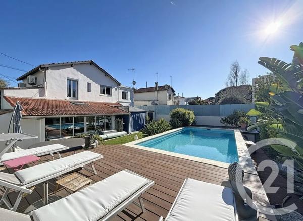 Appartement à vendre  4 pièces - 135,79 m 2   ANTIBES  - 06