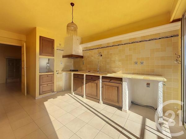 Appartement à vendre  4 pièces - 135,79 m 2   ANTIBES  - 06