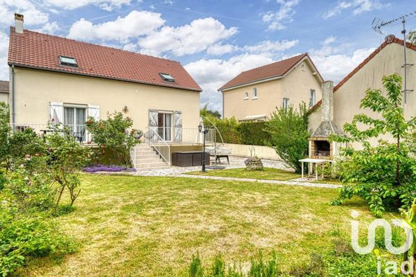 Maison 5 pièces de 105 m² à Saint-Brice-sous-Forêt (95350)