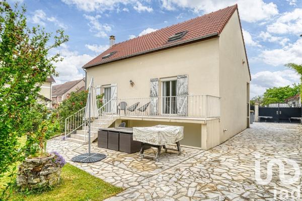 Maison 5 pièces de 105 m² à Saint-Brice-sous-Forêt (95350)