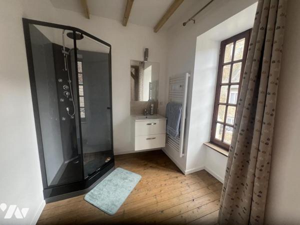 LA FERTE MACE, maison de ville 3ch avec cour