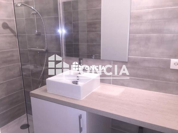 Location Studio 27.29 m² - 25 RUE DE CUQUES Aix-en-provence 13100