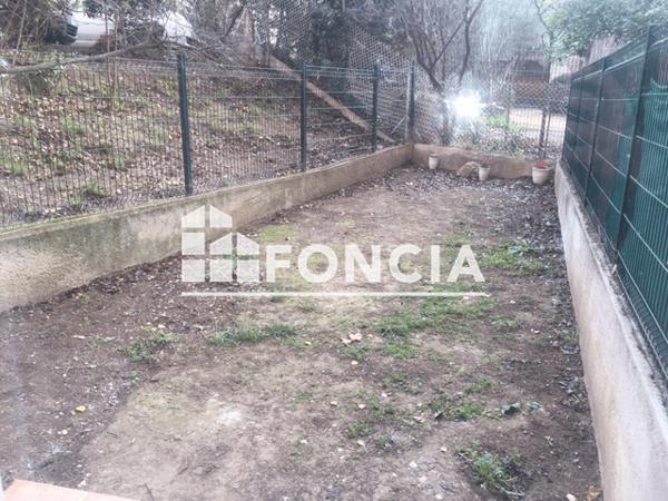 Location Studio 27.29 m² - 25 RUE DE CUQUES Aix-en-provence 13100