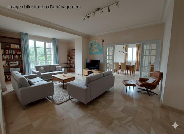 Maison 7 pièces de 218 m² à Laval