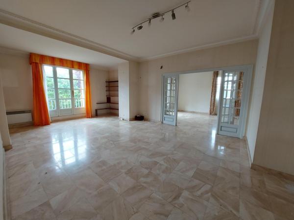 Maison 7 pièces de 218 m² à Laval