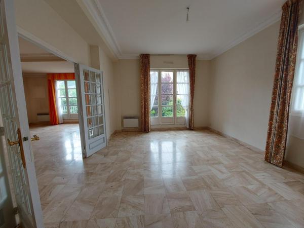 Maison 7 pièces de 218 m² à Laval