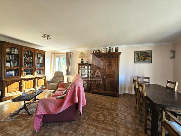 A VENDRE - EYGUIERES - Maison Familiale T5/6  de 140m² sur terrain de 460m²