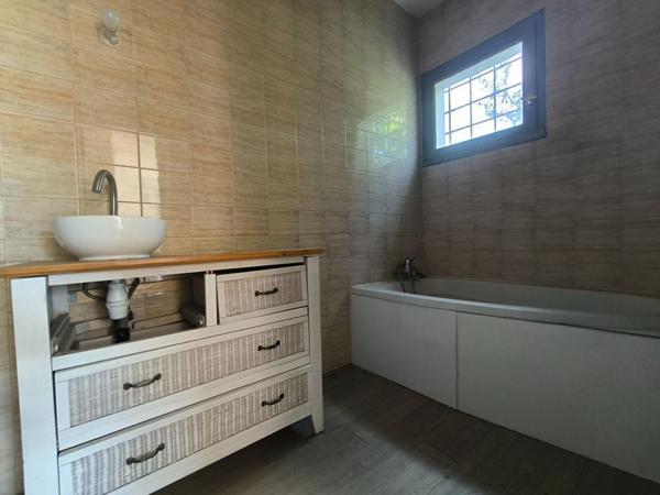 Lézignan Corbières maison  familiale 4 faces /  900 m²