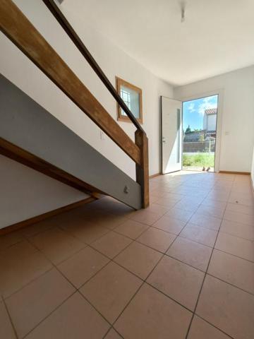 Lézignan Corbières maison  familiale 4 faces /  900 m²