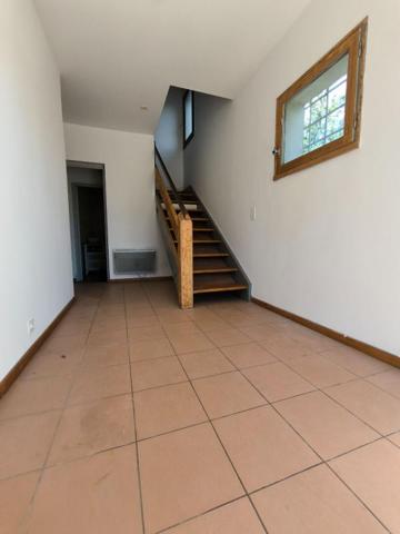 Lézignan Corbières maison  familiale 4 faces /  900 m²