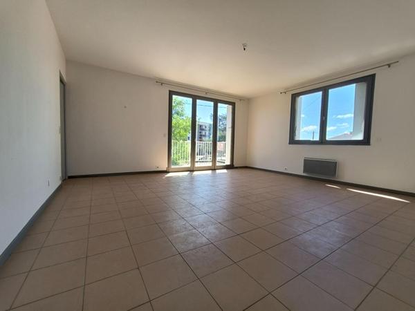 Lézignan Corbières maison  familiale 4 faces /  900 m²