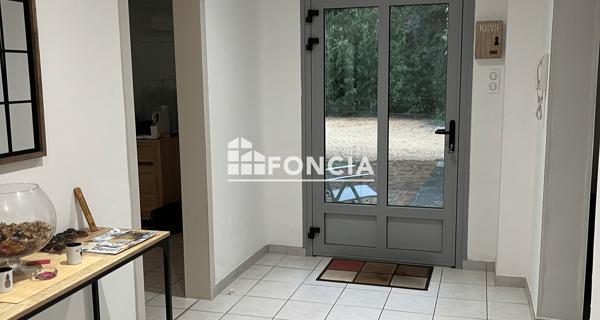 Location Appartement 4 pièces 131.83 m² - Mondragon 84430