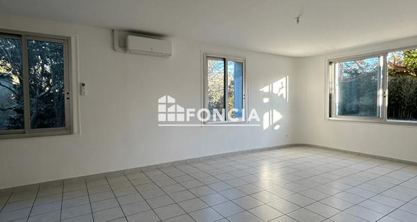 Location Appartement 4 pièces 131.83 m² - Mondragon 84430