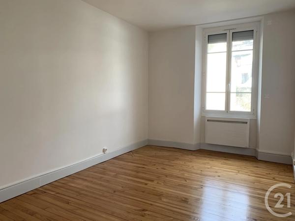 Immeuble à vendre  460 m 2   CASTILLON EN COUSERANS  - 09