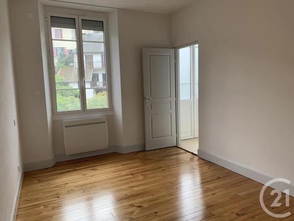 Immeuble à vendre  460 m 2   CASTILLON EN COUSERANS  - 09
