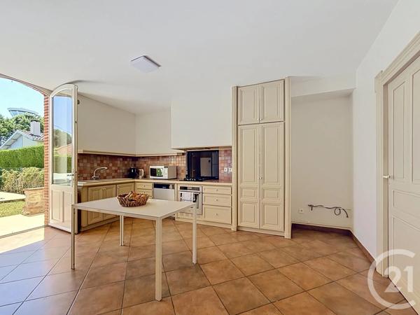 Maison à vendre  5 pièces - 185 m 2   LA TOUR DU CRIEU  - 09