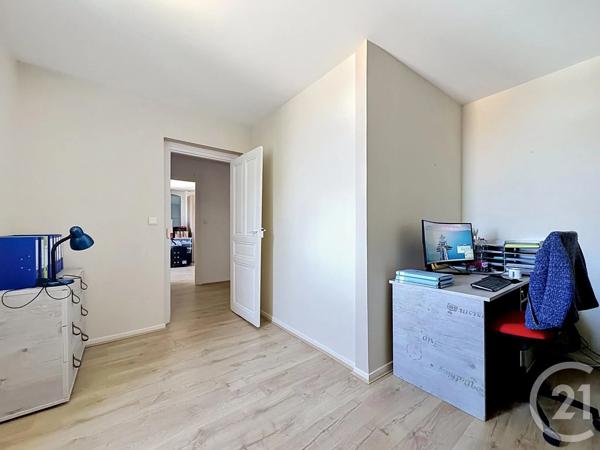 Maison à vendre  5 pièces - 185 m 2   LA TOUR DU CRIEU  - 09