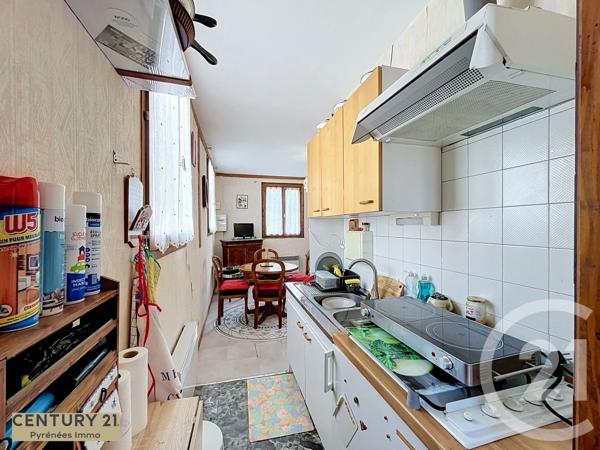 Appartement T2 à vendre  2 pièces - 33,25 m 2   BAGNERES DE LUCHON  - 31