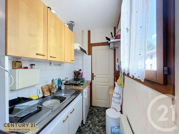 Appartement T2 à vendre  2 pièces - 33,25 m 2   BAGNERES DE LUCHON  - 31