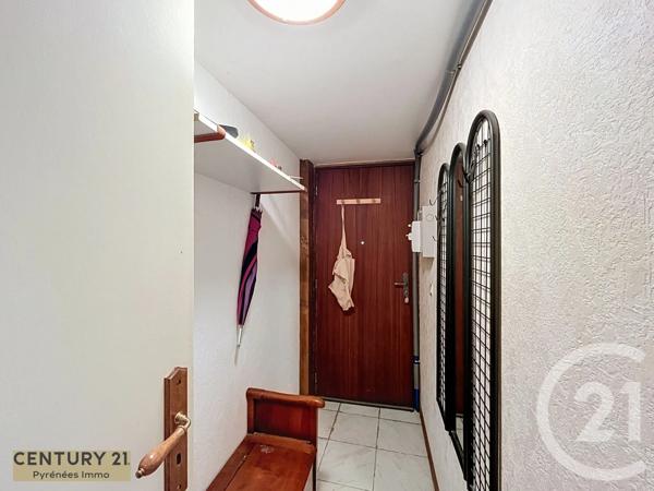Appartement T2 à vendre  2 pièces - 33,25 m 2   BAGNERES DE LUCHON  - 31