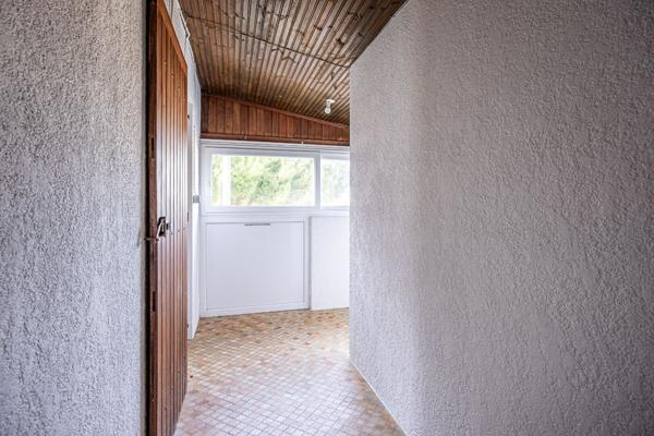 TRES BEL EMPLACEMENT - ENTRE PLAGE ET MARCHE