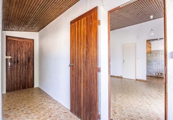 TRES BEL EMPLACEMENT - ENTRE PLAGE ET MARCHE