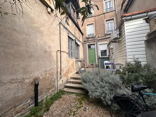 DIJON RUE LENOTRE PLATEAU DE 38 M2 VIABILISÉ A RÉNOVER