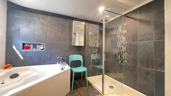 QUIMPER (29) - Appartement duplex type 5 de 173 m² habitable - Garage de 106 m²