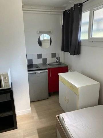 LAVAL CENTRE POUR INVESTISSEURS LOT DE 4 CHAMBRES MEUBLEES