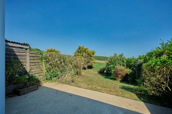 Longère 37m de long divisée en 5 duplex T3