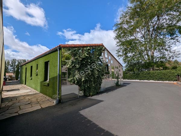 Maison à vendre 7 pièces - Montaigu Vendée
