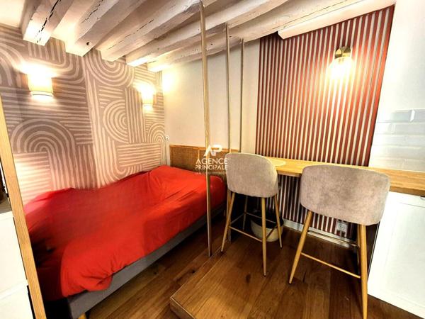 Appartement à vendre au centre-ville de Saint-Germain-en-Laye €210 000 ** - Référence 18047