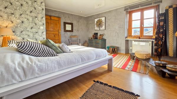 SUPERBE CORPS DE FERME RÉNOVÉ – CHARME, VOLUMES ET POTENTIEL