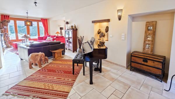 SUPERBE CORPS DE FERME RÉNOVÉ – CHARME, VOLUMES ET POTENTIEL