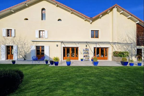 SUPERBE CORPS DE FERME RÉNOVÉ – CHARME, VOLUMES ET POTENTIEL