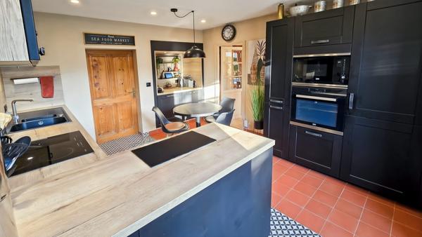 SUPERBE CORPS DE FERME RÉNOVÉ – CHARME, VOLUMES ET POTENTIEL