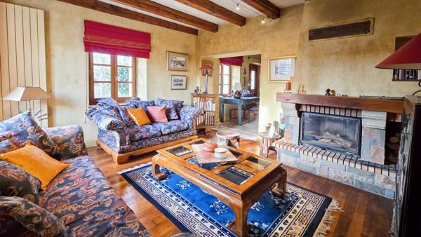 SUPERBE CORPS DE FERME RÉNOVÉ – CHARME, VOLUMES ET POTENTIEL