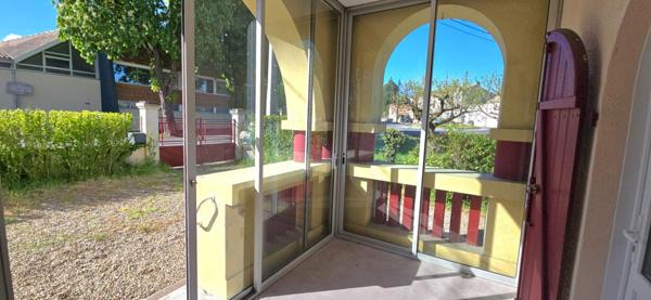 Maison individuelle rénovée, avec jardin et deux garages, au coeur de Ribérac