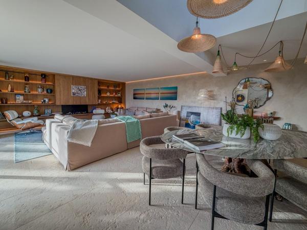 Sur les hauteurs de St Tropez - sublime maison d'architecte