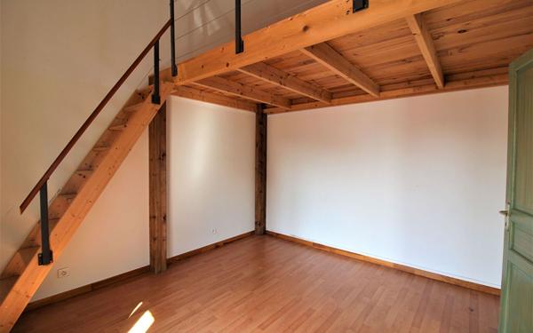 Appartement à louer    2 pièces •  Bellegarde