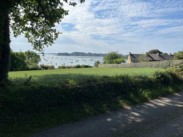 A VENDRE A ARRADON Château 12 pièces 350 m² 10 hectares de parc