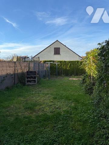 À vendre à Saint-André-les-Vergers, 

Découvrez cette maison mitoyenne offrant une surface ha...