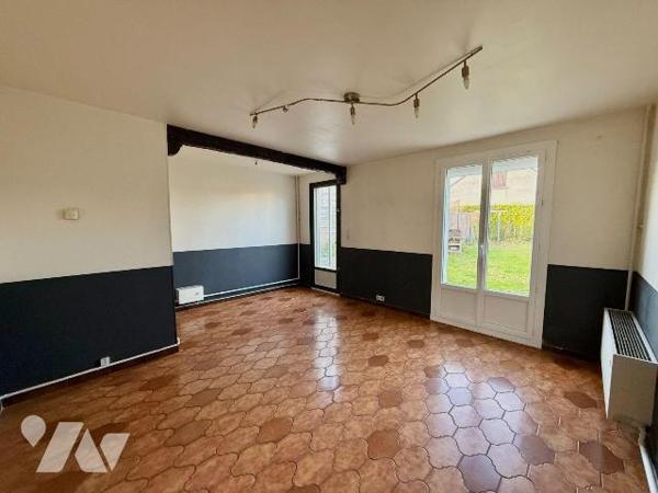 À vendre à Saint-André-les-Vergers, 

Découvrez cette maison mitoyenne offrant une surface ha...