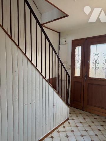 À vendre à Saint-André-les-Vergers, 

Découvrez cette maison mitoyenne offrant une surface ha...